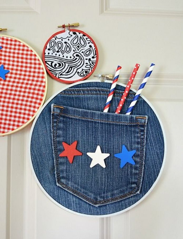 Tasca fatta di cerchi e jeans