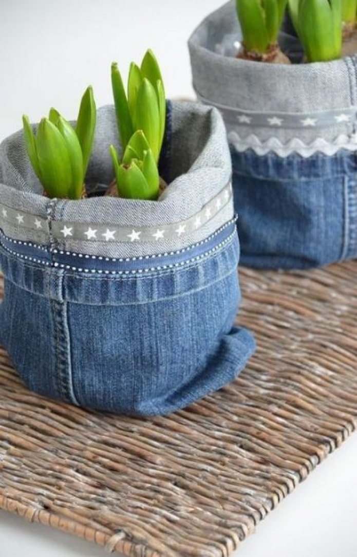 Vaso di fiori in jeans