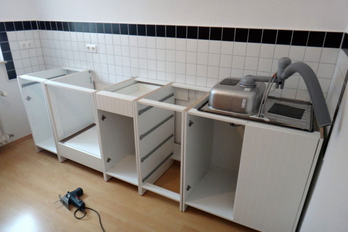 installazione dei mobili da cucina