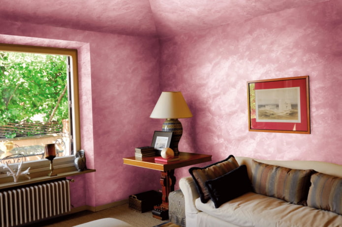 pareti e soffitto rosa