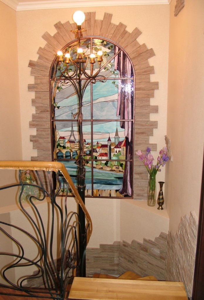 finta finestra in una casa