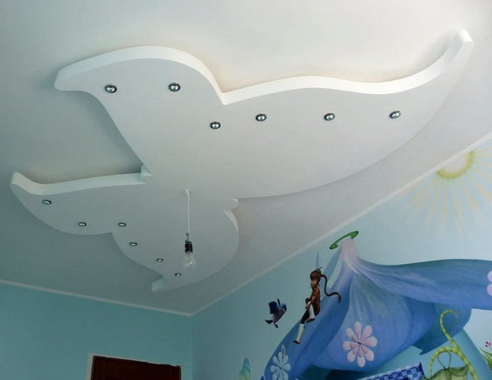 struttura del soffitto figurata a forma di farfalla