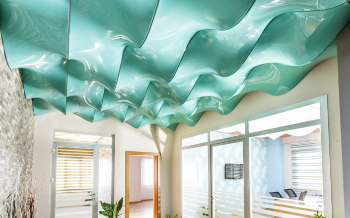 struttura del soffitto riccia a forma di onda