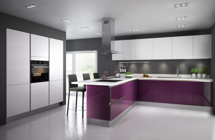 design della cucina nei toni grigio-viola