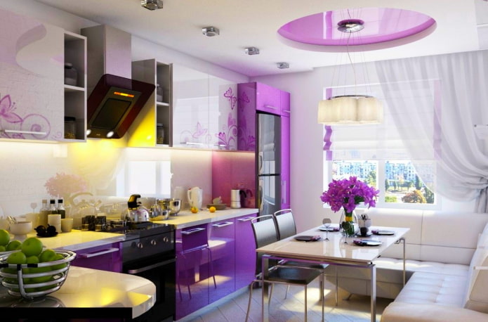 decorazione della cucina nei toni del viola