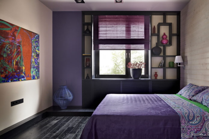 interno della camera da letto beige e viola