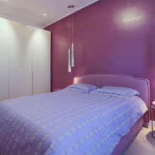 Bellissima camera da letto viola all'interno-3