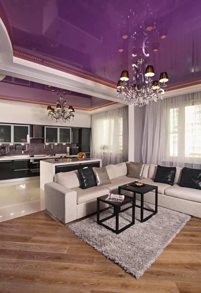 soffitto teso viola all'interno
