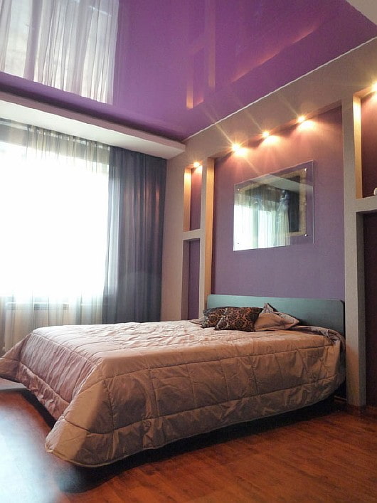 soffitto teso viola lucido