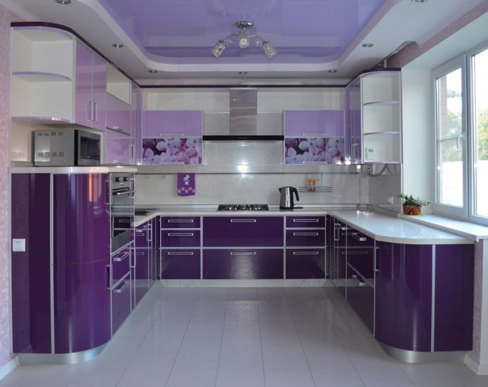 soffitto viola in cucina