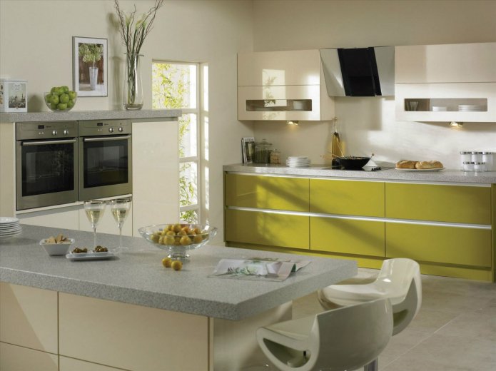 facciate lucide della cucina in verde