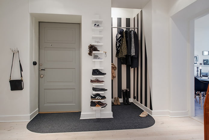 camerino in una nicchia all'interno del corridoio