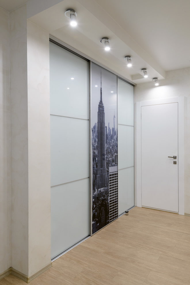 design dello spogliatoio nell'interno del corridoio