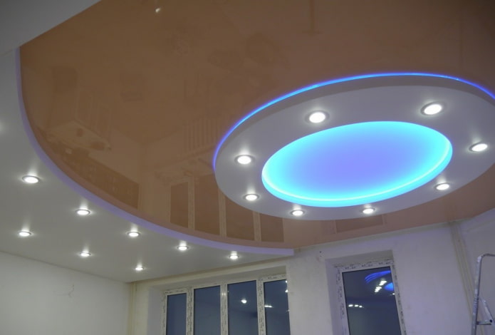 soffitto in cartongesso e teso con retroilluminazione