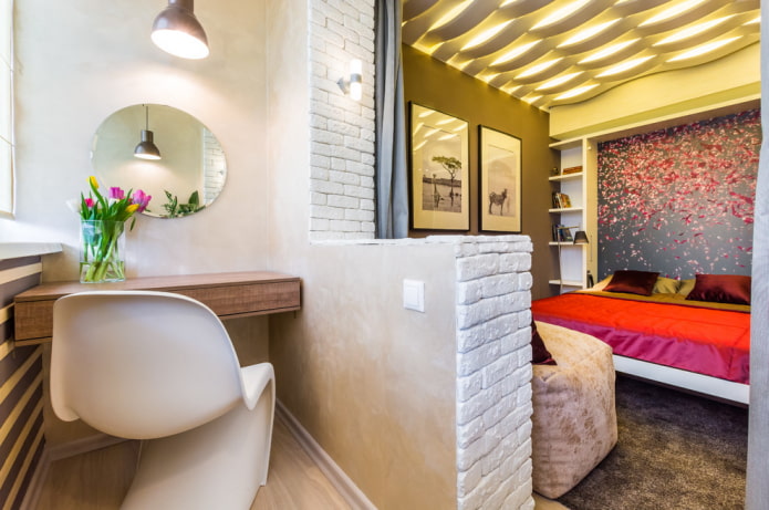 pendenze con piastrelle di gesso all'interno