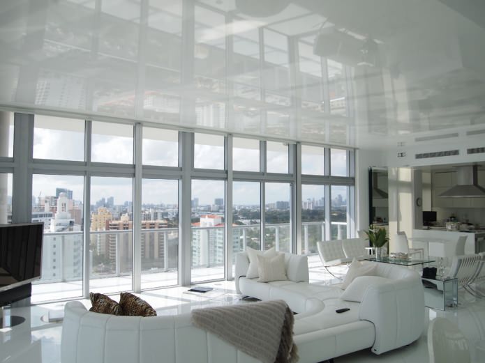 soffitto a un livello bianco