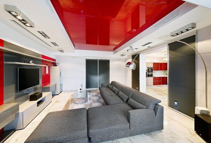 soffitto rosso e bianco
