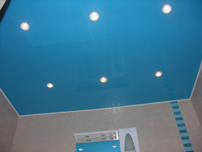 soffitto teso lucido di colore blu
