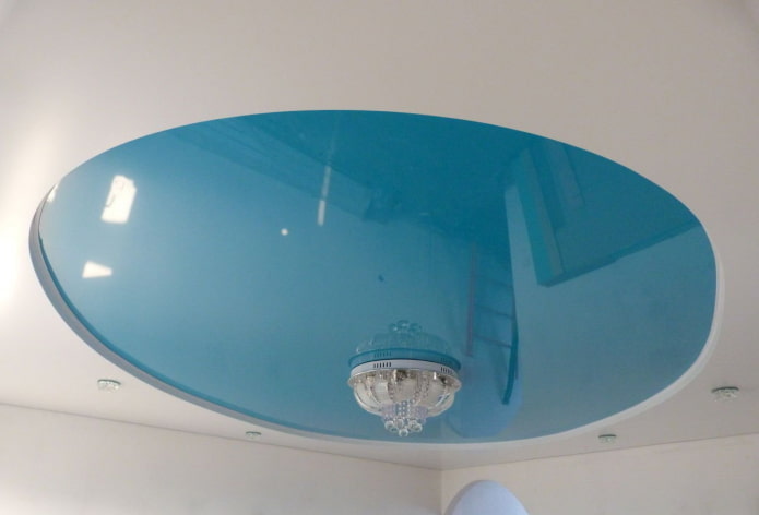 struttura rotonda del soffitto di colore blu