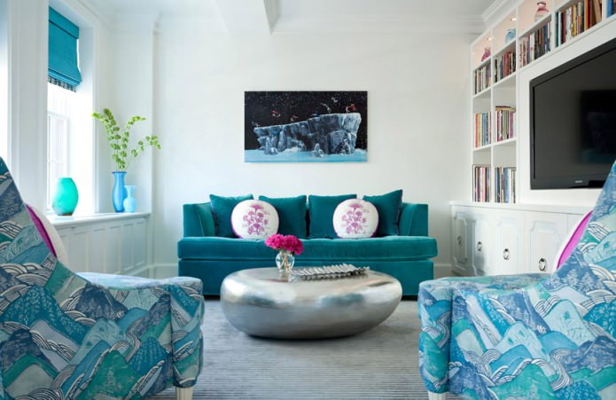 Interno del soggiorno bianco e blu