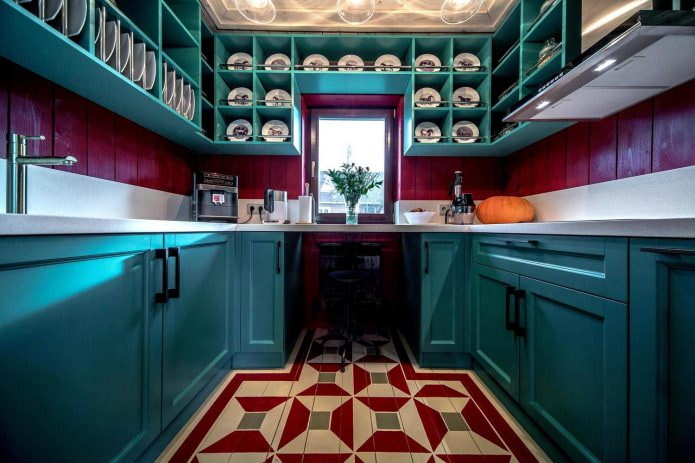 cucina con set blu a forma di U