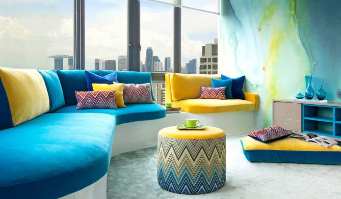 Giallo e blu all'interno della stanza