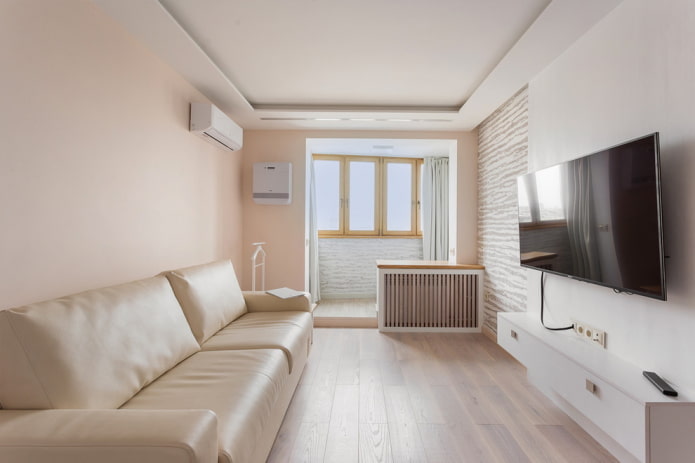 interno del soggiorno nei toni del bianco e del beige