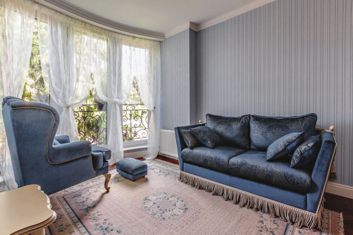 soggiorno blu in stile classico