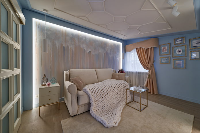 interno di un soggiorno beige e blu