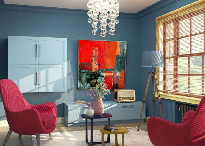 soggiorno blu con accenti luminosi