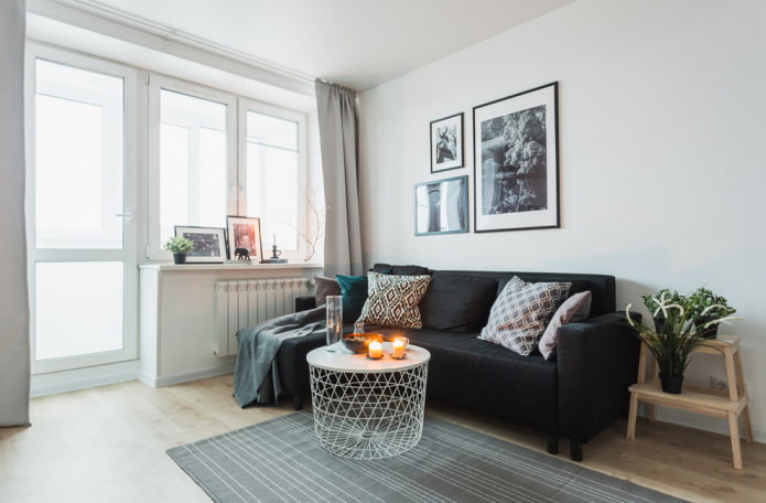 interno della sala di una Krusciovka in stile Stile scandinavo