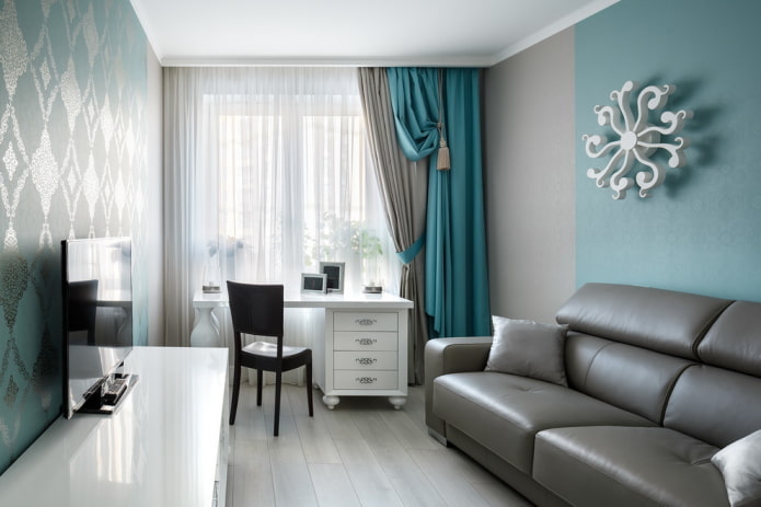 interno di un soggiorno grigio con accenti luminosi
