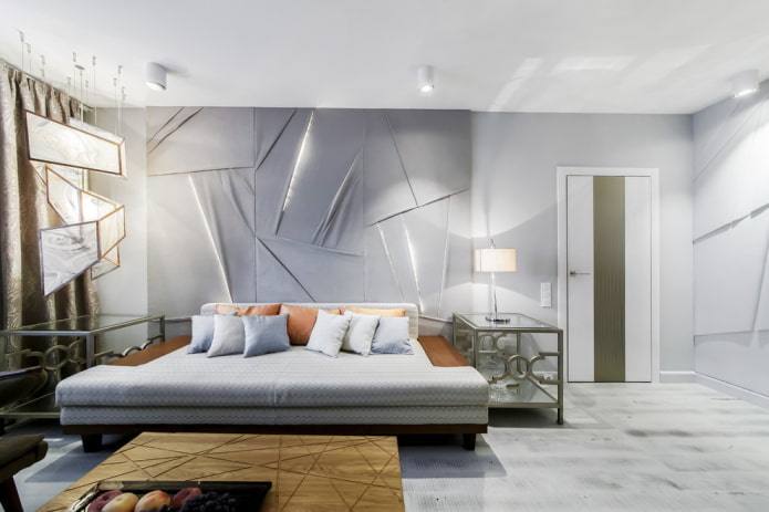 illuminazione e decorazioni all'interno di un soggiorno grigio