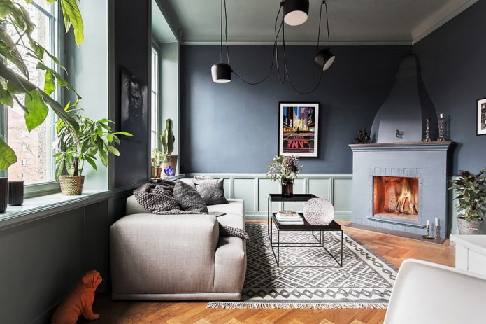 design degli interni del soggiorno in tonalità di grigio