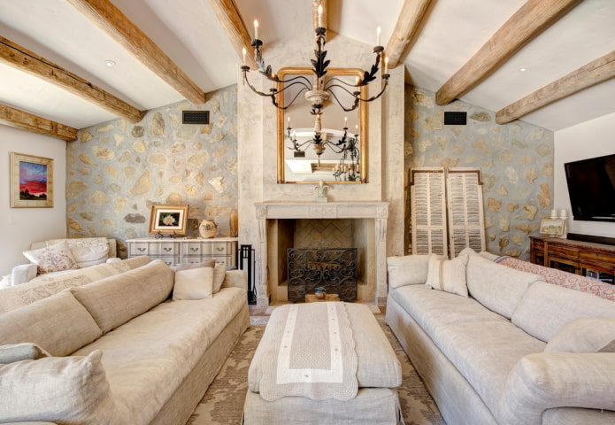 Stile provenzale in una casa di campagna