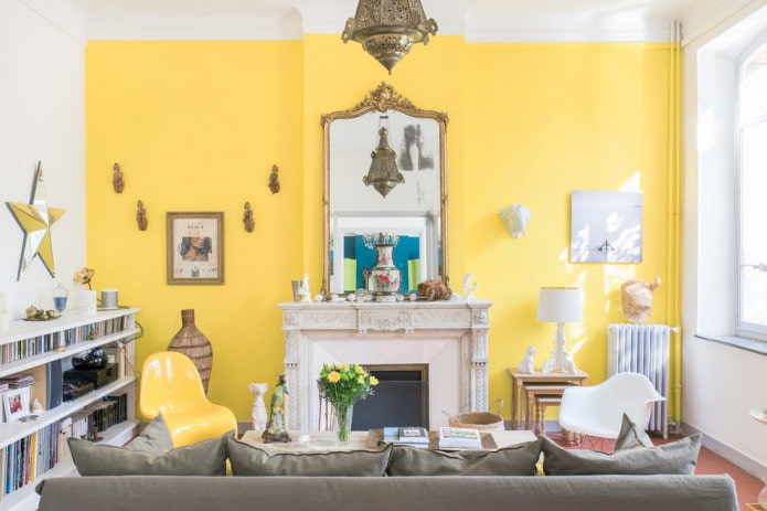 soggiorno bianco e giallo