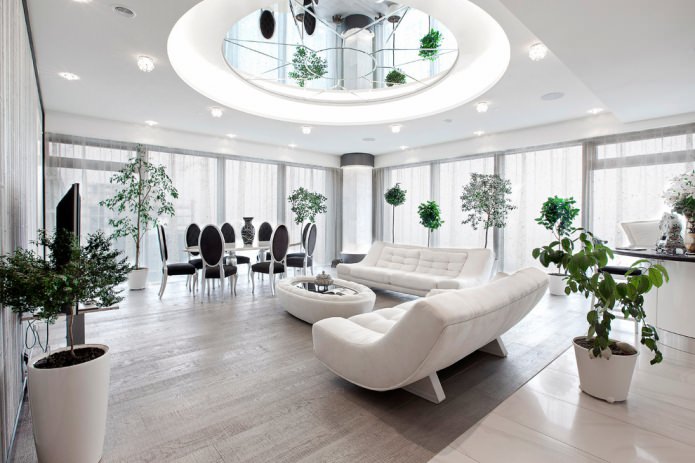 soffitto bianco nell'ingresso