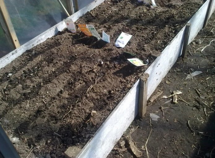 letto di ardesia nel tavolo