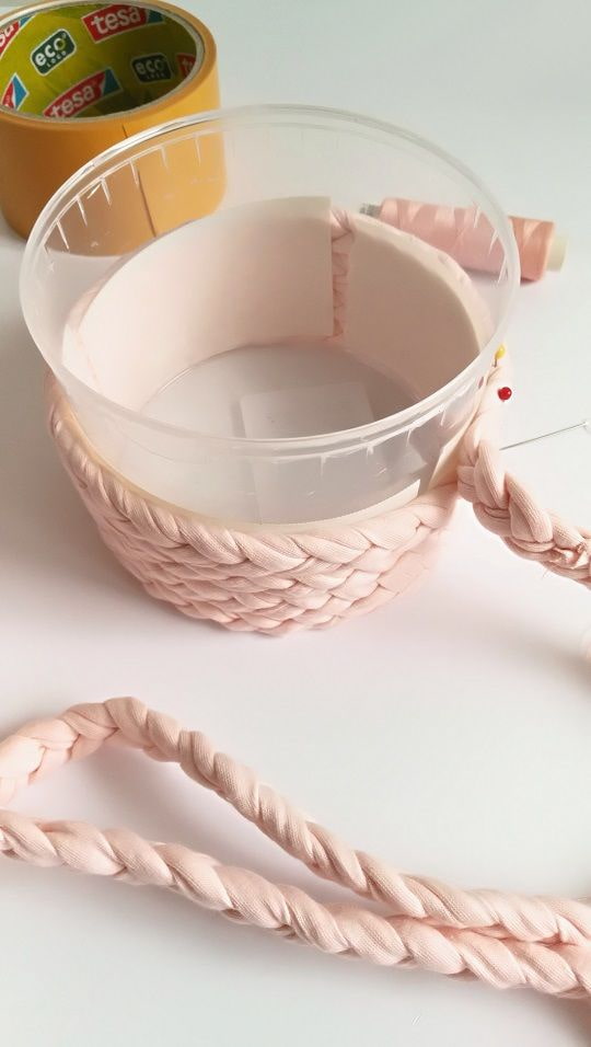 Nastro adesivo per un contenitore