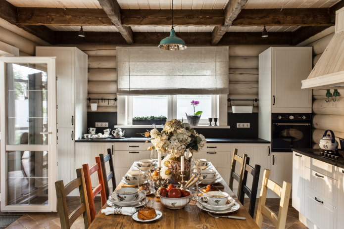 interno di una casa in tronchi in stile scandinavo