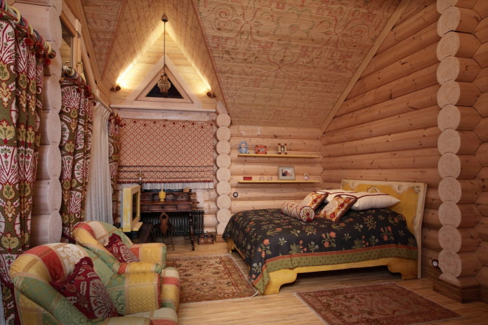 casa in tronchi dall'interno