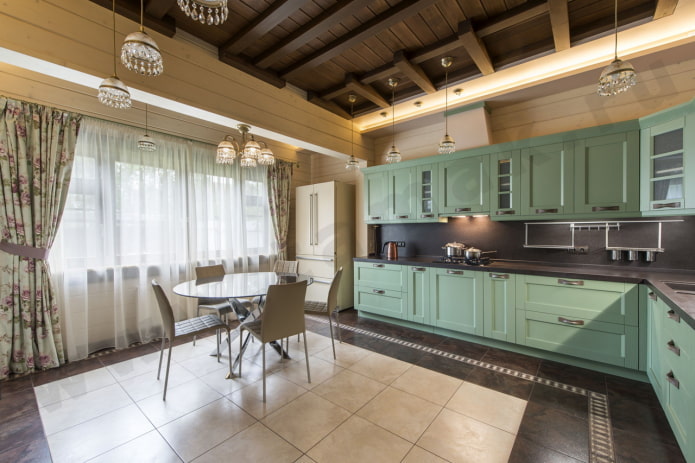 design della cucina all'interno di una casa in tronchi