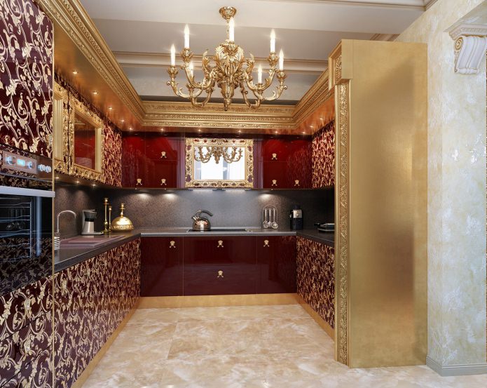 Cucina con elementi dorati