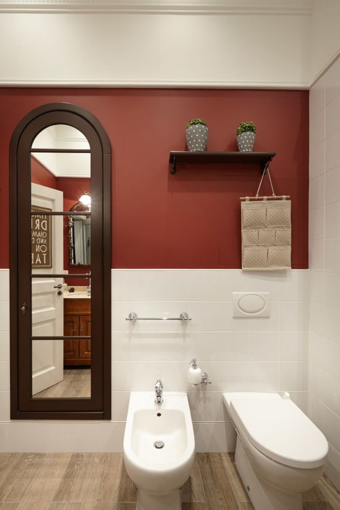 Rosso nell'arredamento del bagno