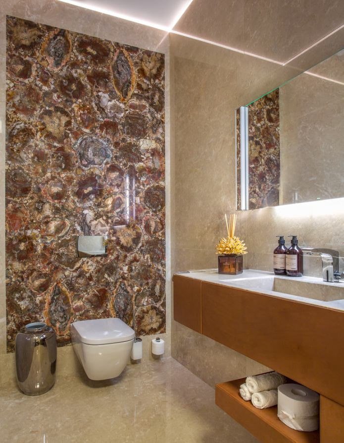 WC nei toni del marrone