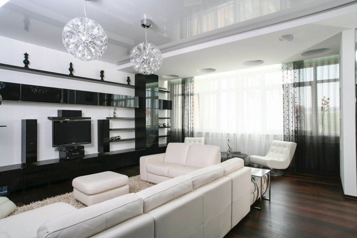 soffitto teso bianco nel soggiorno