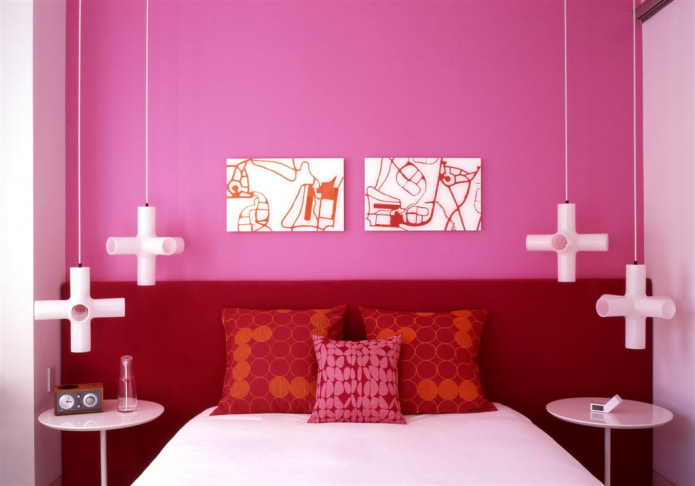 Camera da letto rosa e rossa