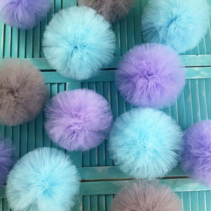 Pom-pon di vecchio tulle
