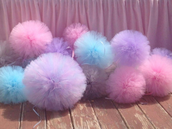 pom-pon multicolore