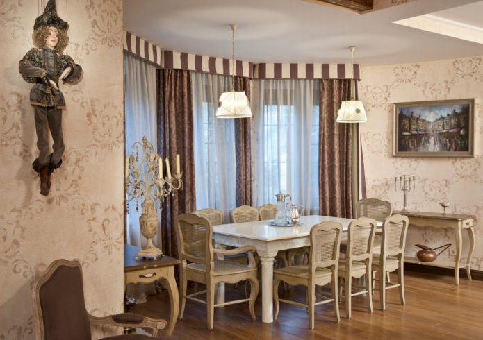 Stile classico italiano nella sala da pranzo